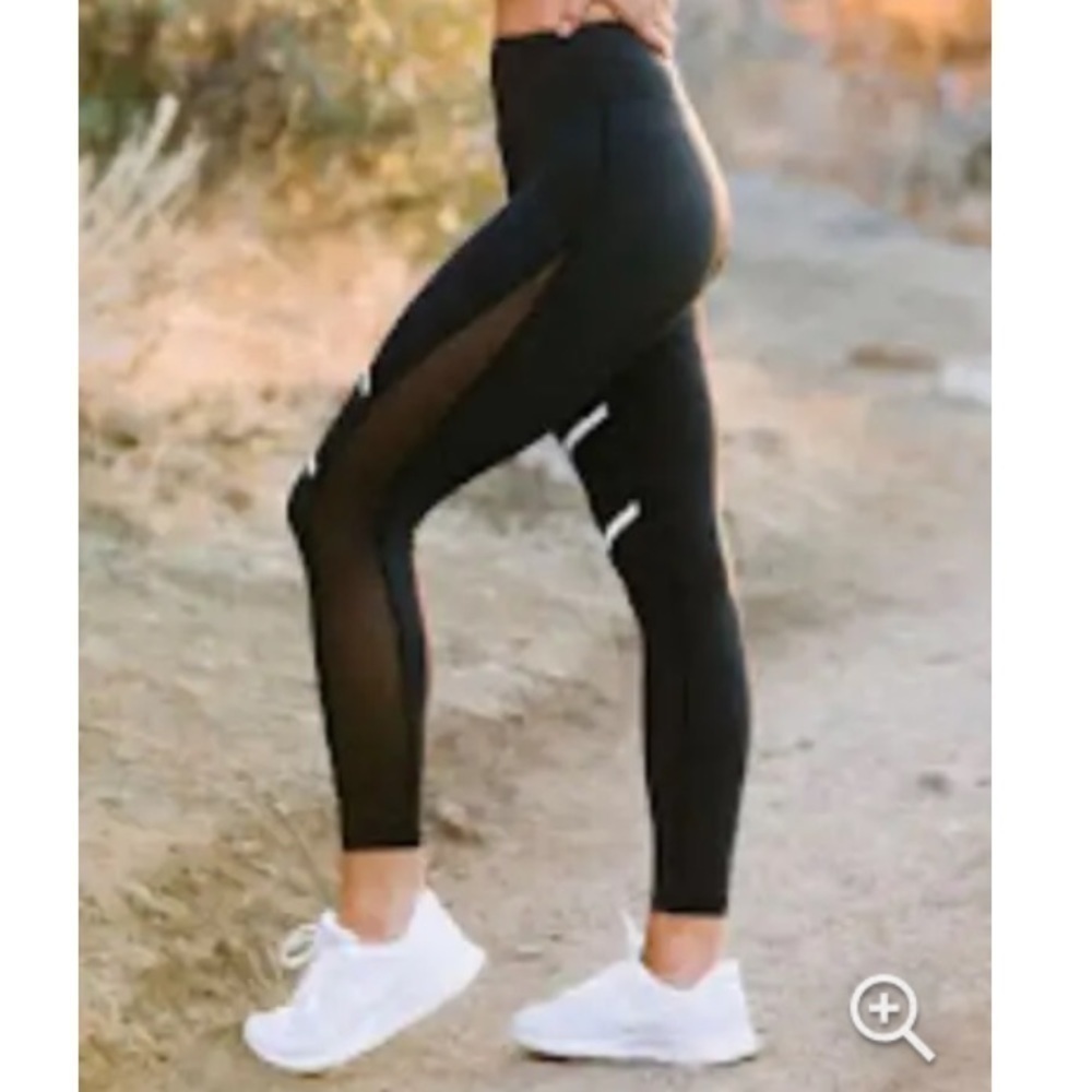 Zyia Active Black mesh Reflective Light and Tight Hi-Rise 7/8 leggings size 6-8 - Picture 5 of 14
